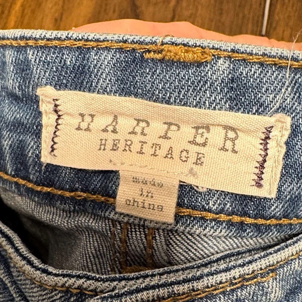 Harper‎ Light Blue Straight Leg Jeans with Frayed Hem Sz 28
